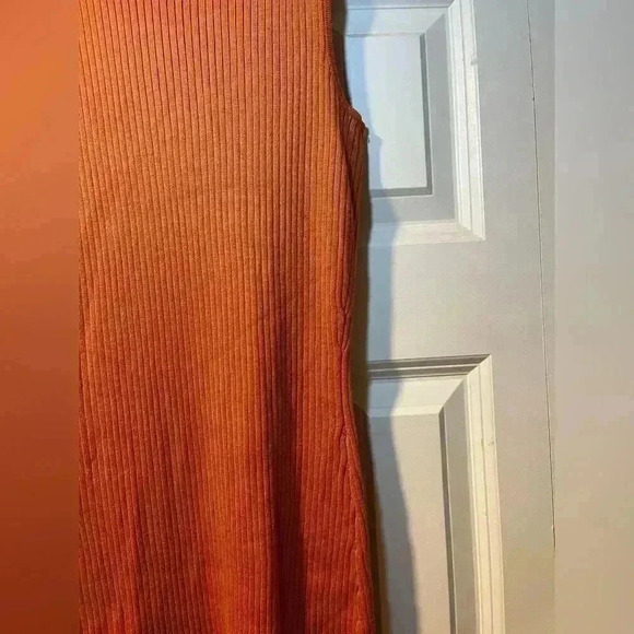 Olive & Oak Ribbed Rust Orange Maxi Dress with Side Buttons Sleeveless E58 - Picture 7 of 8
